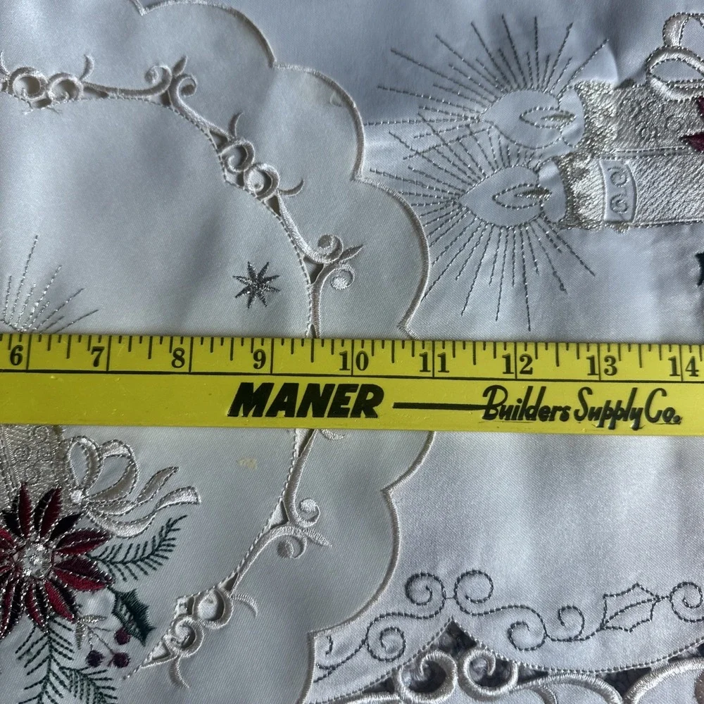 Vintage Christmas 6 Placemats and 1 Table Runner - candle poinsettias